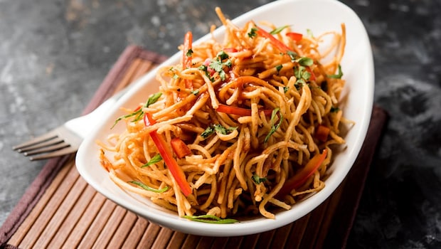 Street-Style Chinese Bhel: How To Make This Perfectly Crispy, Hot And Fiery Snack